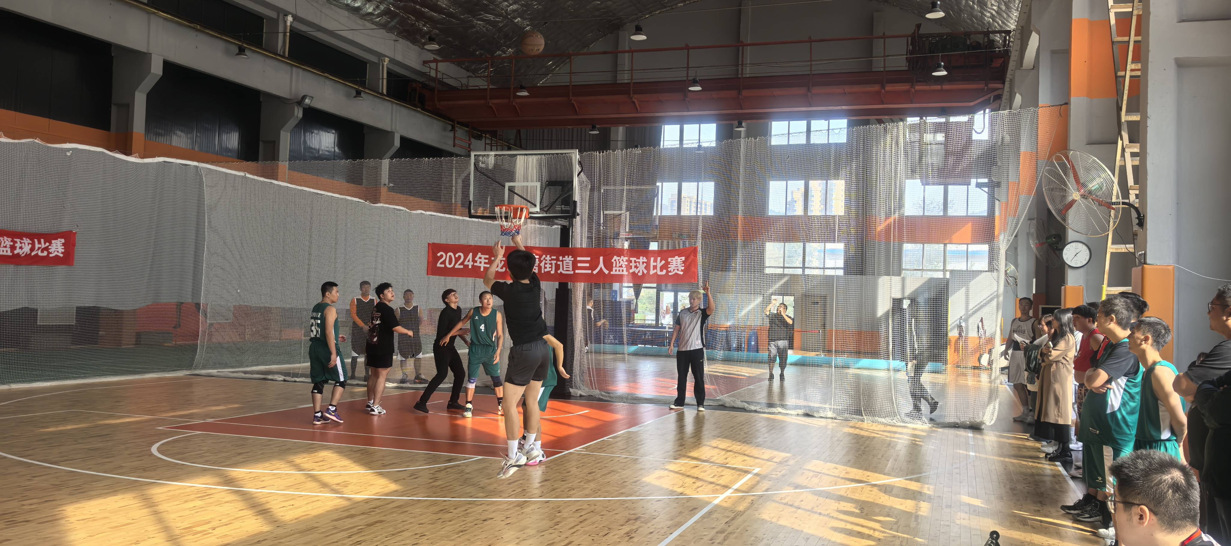 乐鱼官方-激烈角逐，球员们以大无畏的斗志拼尽全力的简单介绍