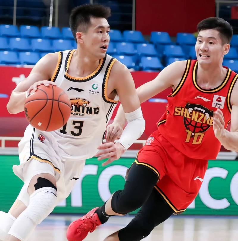 包含广东宏远队备战挑战四川队，誓要力争夺冠的词条
