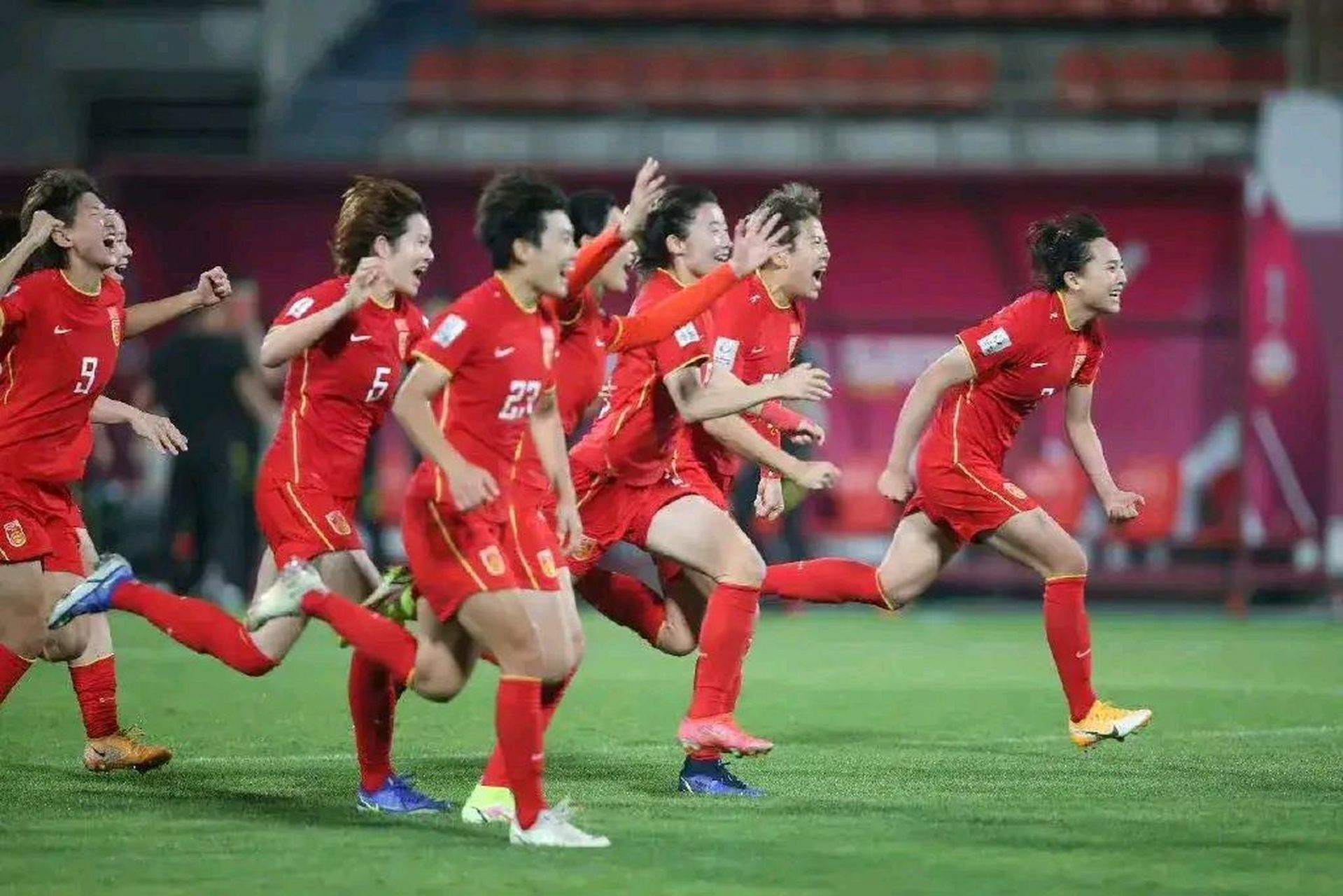 国际足球盛事中的惊心动魄比赛一触即发的简单介绍