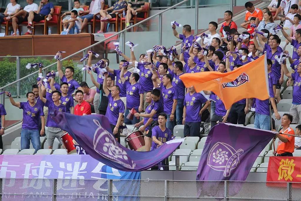 鱼乐图-深圳队在主场取得连胜，继续领跑积分榜的简单介绍