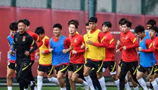乐鱼官网-沙尔克主场全取三分，击败强敌