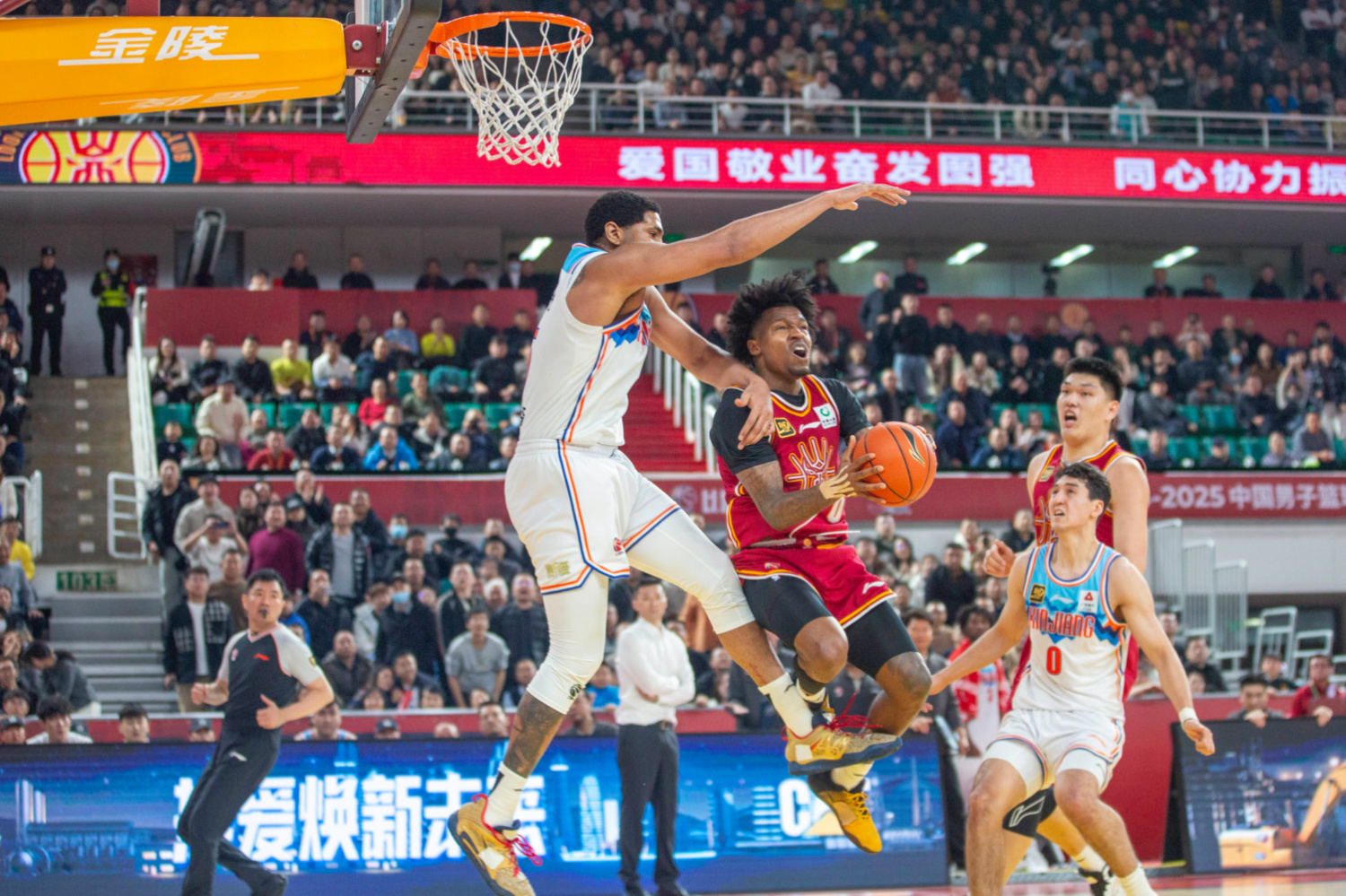 乐鱼视频-包含超级外援统治赛场，助力球队胜利的词条